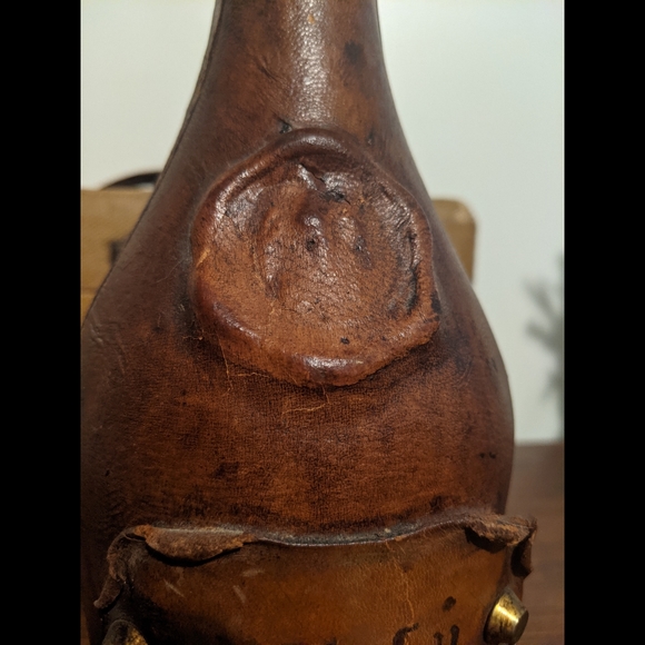 Antique Distressed Real Leather Covered Italian Whisky Decanter - Picture 7 of 12